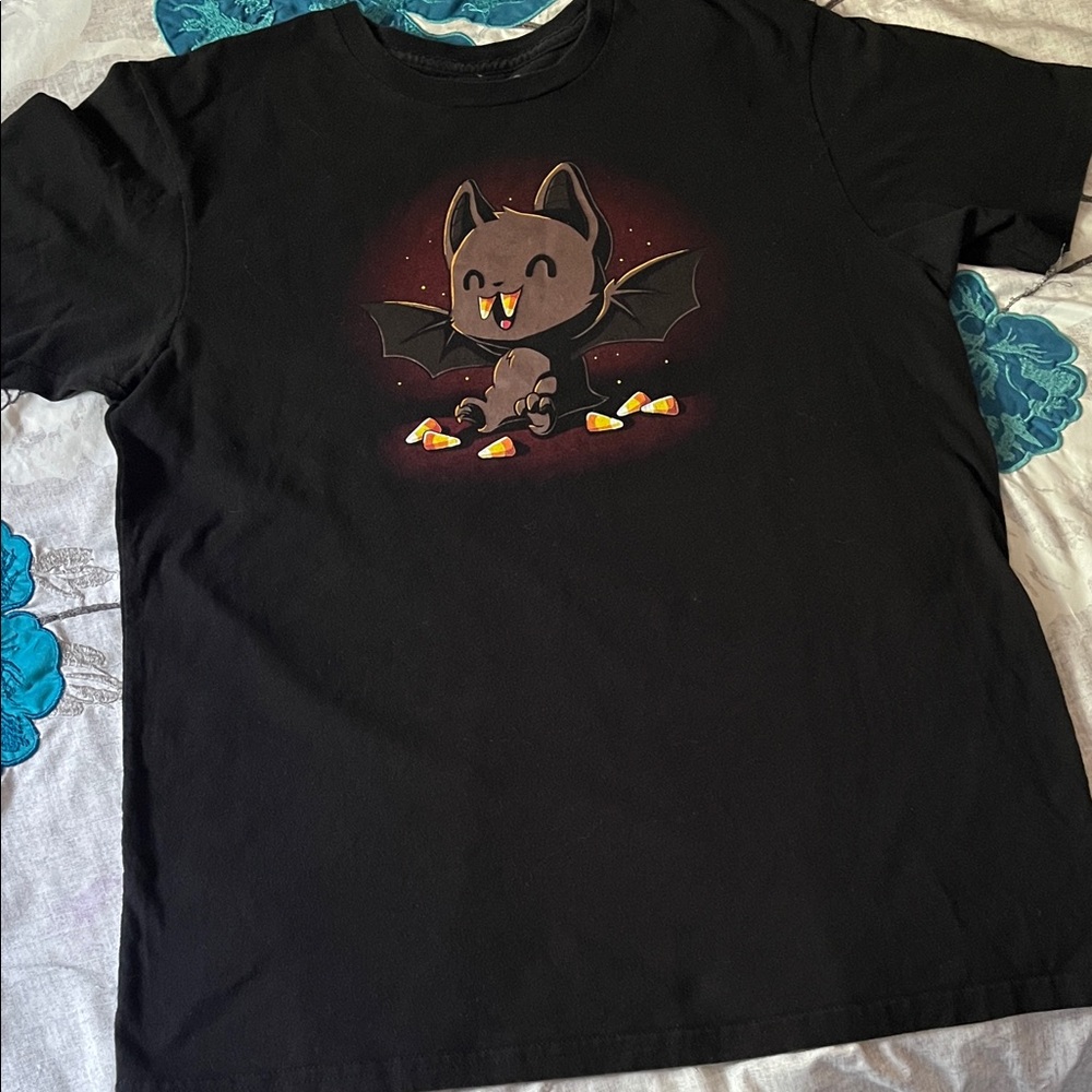 Cute Halloween Candy Corn Bat T-Shirt Size M